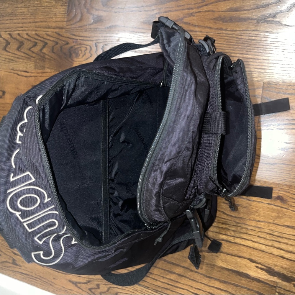 Supreme Backpack - Picture 5 of 5
